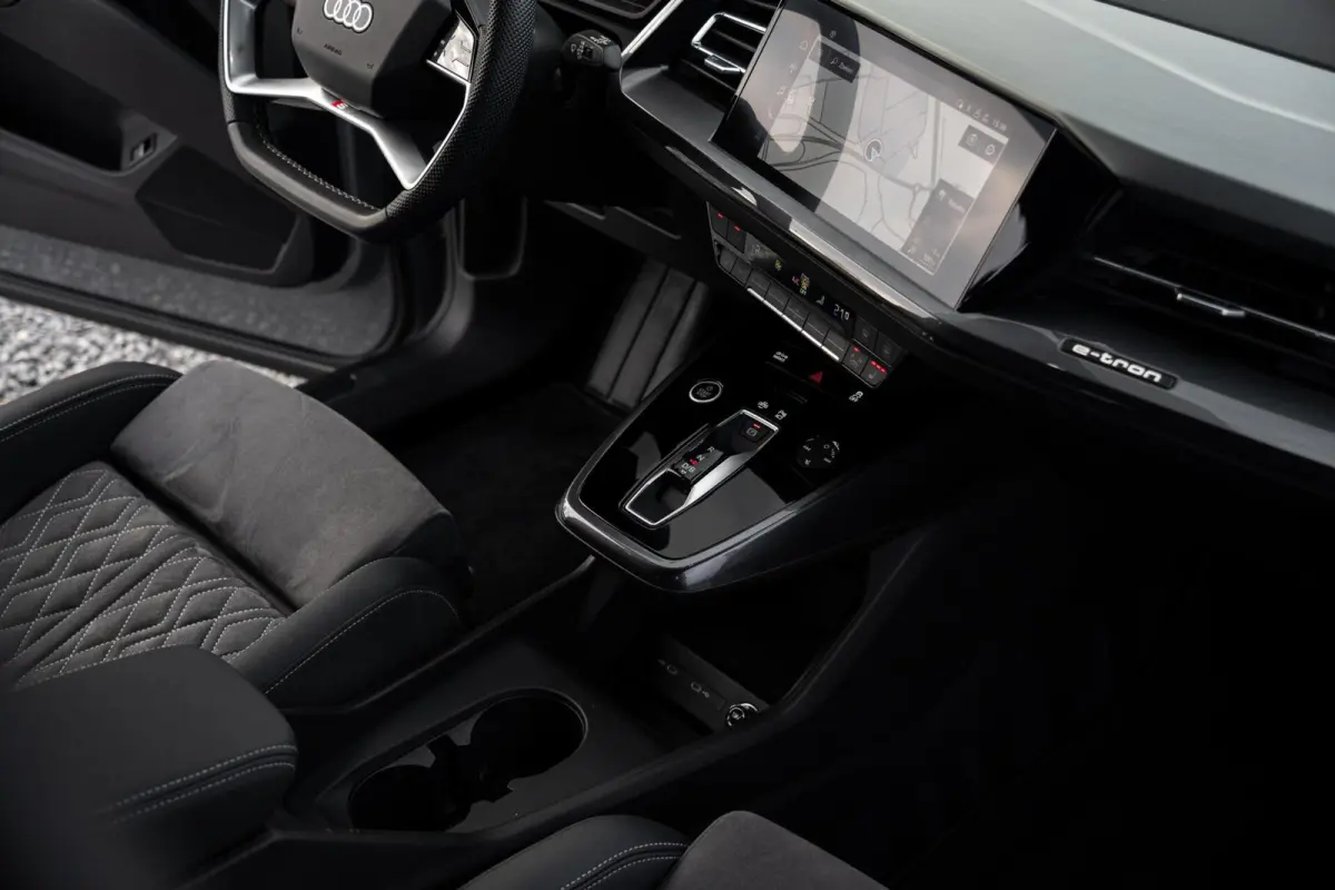 50 Quattro S-Line Competition 77 kWh|BTW|RS Interieur|Nardo Moonstone Grey|Org NL NAP|1 Eig|Head Up|Leder|CarPlay|Led Matrix|ACC|Dealer Onderhouden