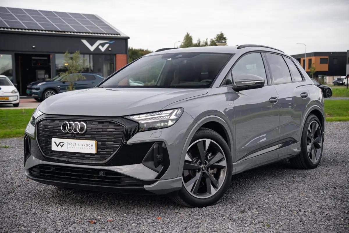 50 Quattro S-Line Competition 77 kWh|BTW|RS Interieur|Nardo Moonstone Grey|Org NL NAP|1 Eig|Head Up|Leder|CarPlay|Led Matrix|ACC|Dealer Onderhouden