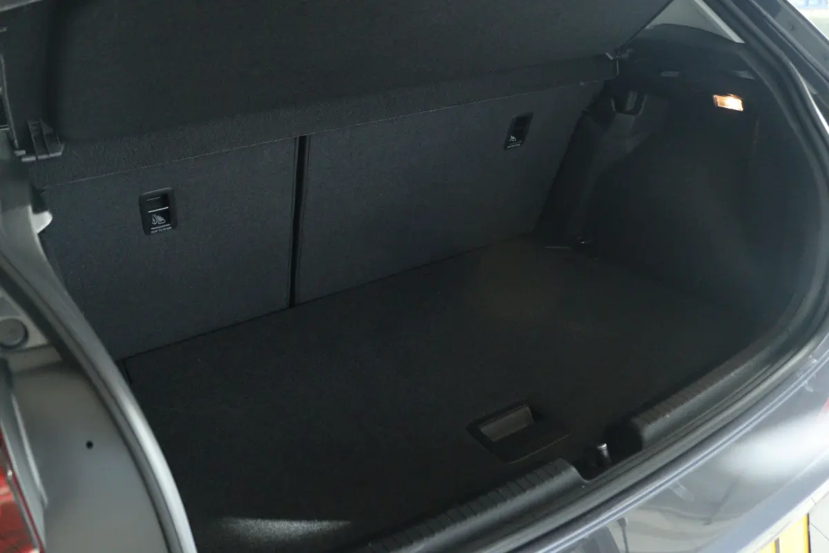 1.0 TSI Life Edition | Adapt. Cruise | Camera | Carplay | Navigatie | LED | LMV | Airco | Virtual Cockpit |