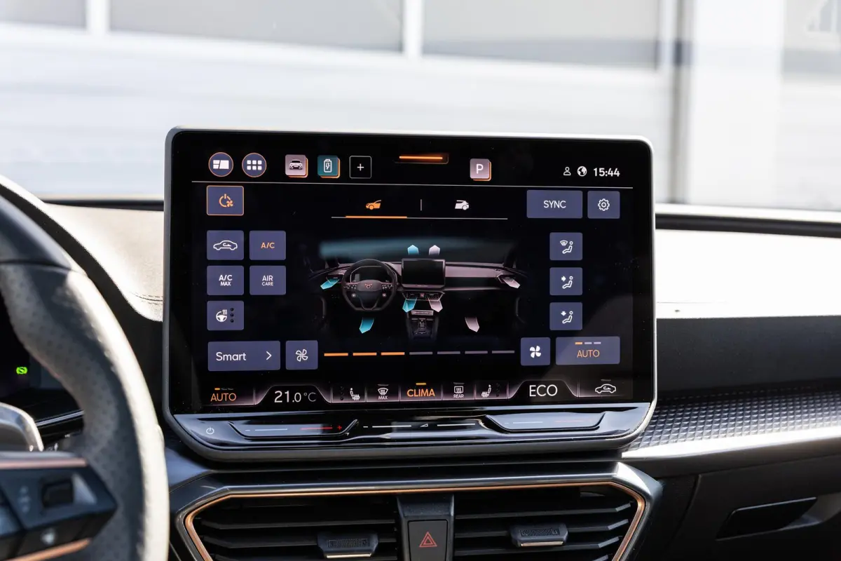 1.5 TSI e-Hybrid 272pk VZ Performance | Trekhaak | Sennheiser