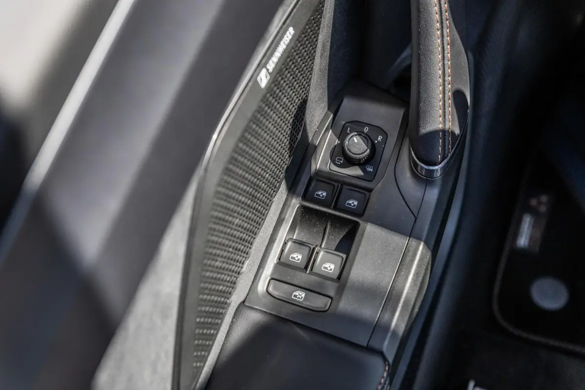 1.5 TSI e-Hybrid 272pk VZ Performance | Trekhaak | Sennheiser