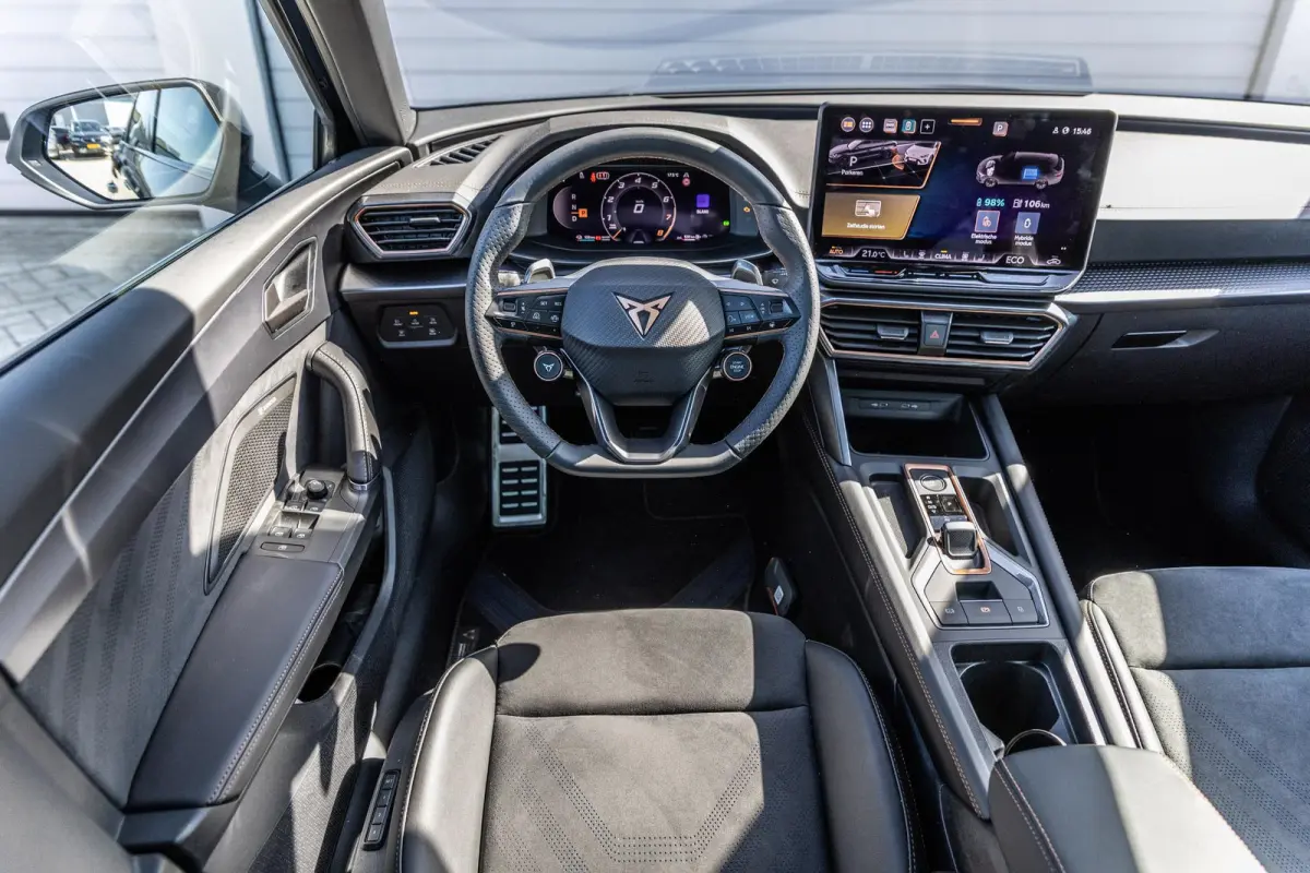 1.5 TSI e-Hybrid 272pk VZ Performance | Trekhaak | Sennheiser