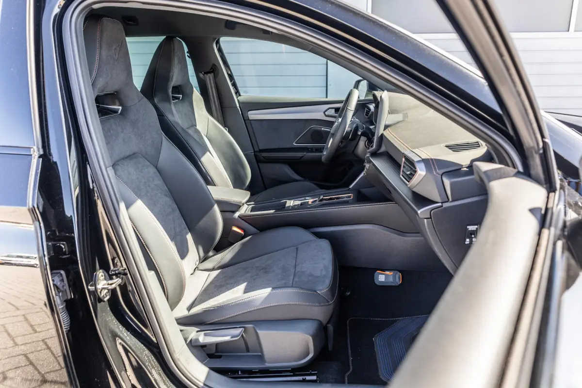 1.5 TSI e-Hybrid 272pk VZ Performance | Trekhaak | Sennheiser