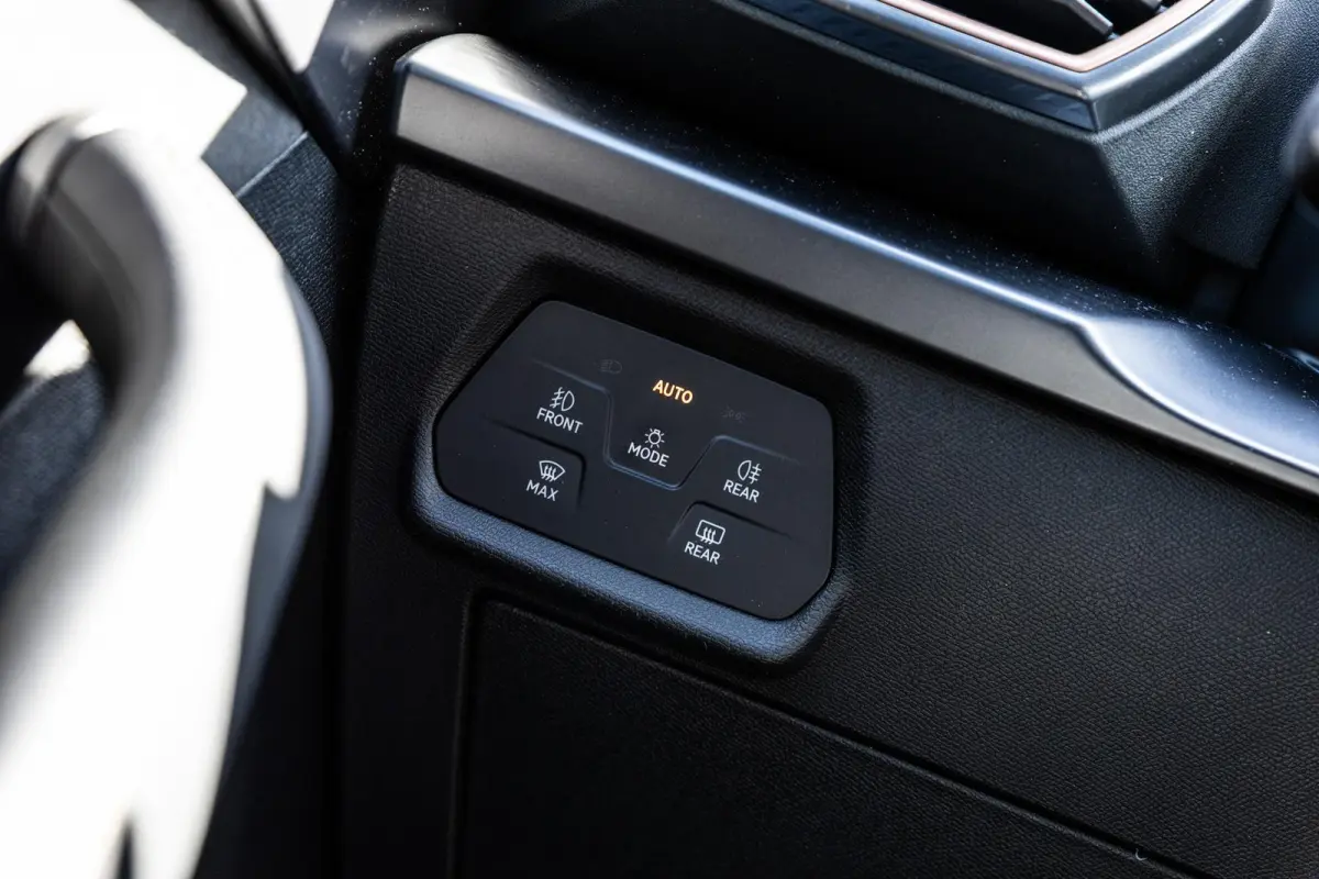 1.5 TSI e-Hybrid 272pk VZ Performance | Trekhaak | Sennheiser