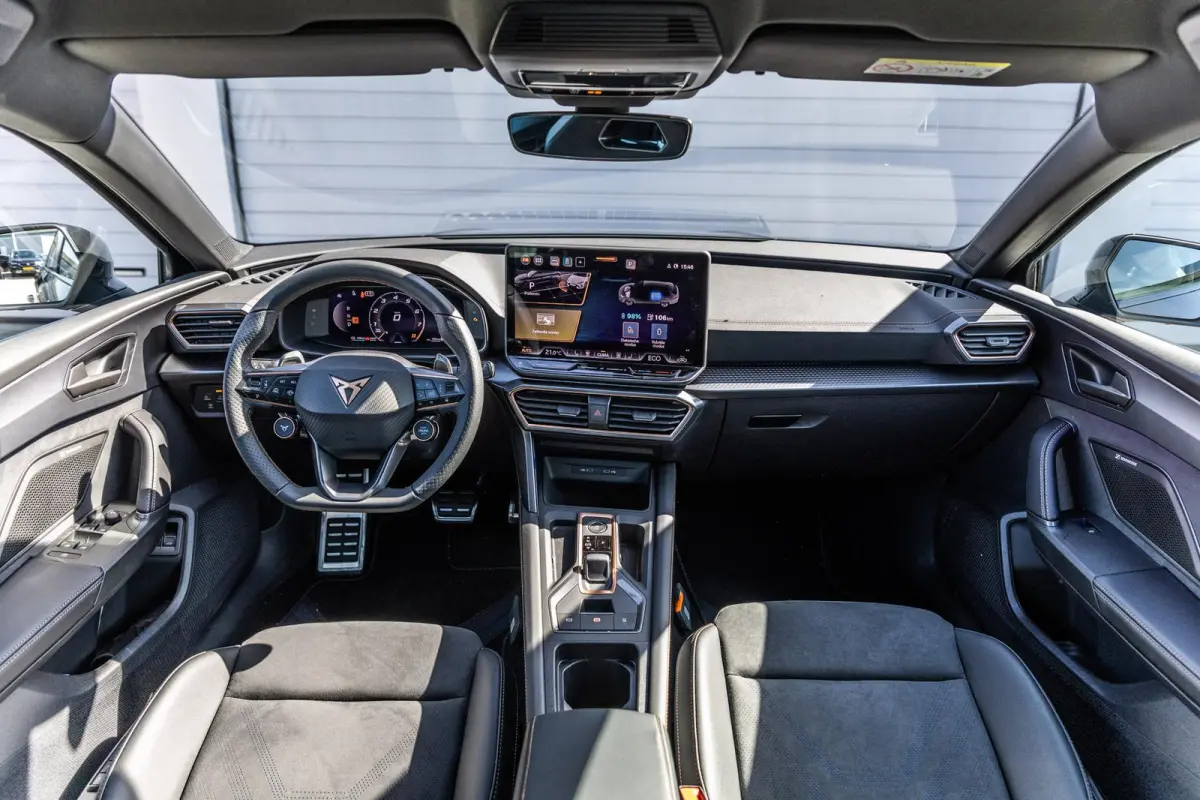 1.5 TSI e-Hybrid 272pk VZ Performance | Trekhaak | Sennheiser
