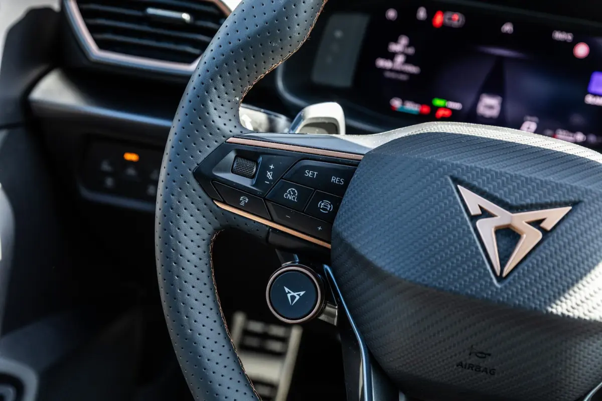 1.5 TSI e-Hybrid 272pk VZ Performance | Trekhaak | Sennheiser