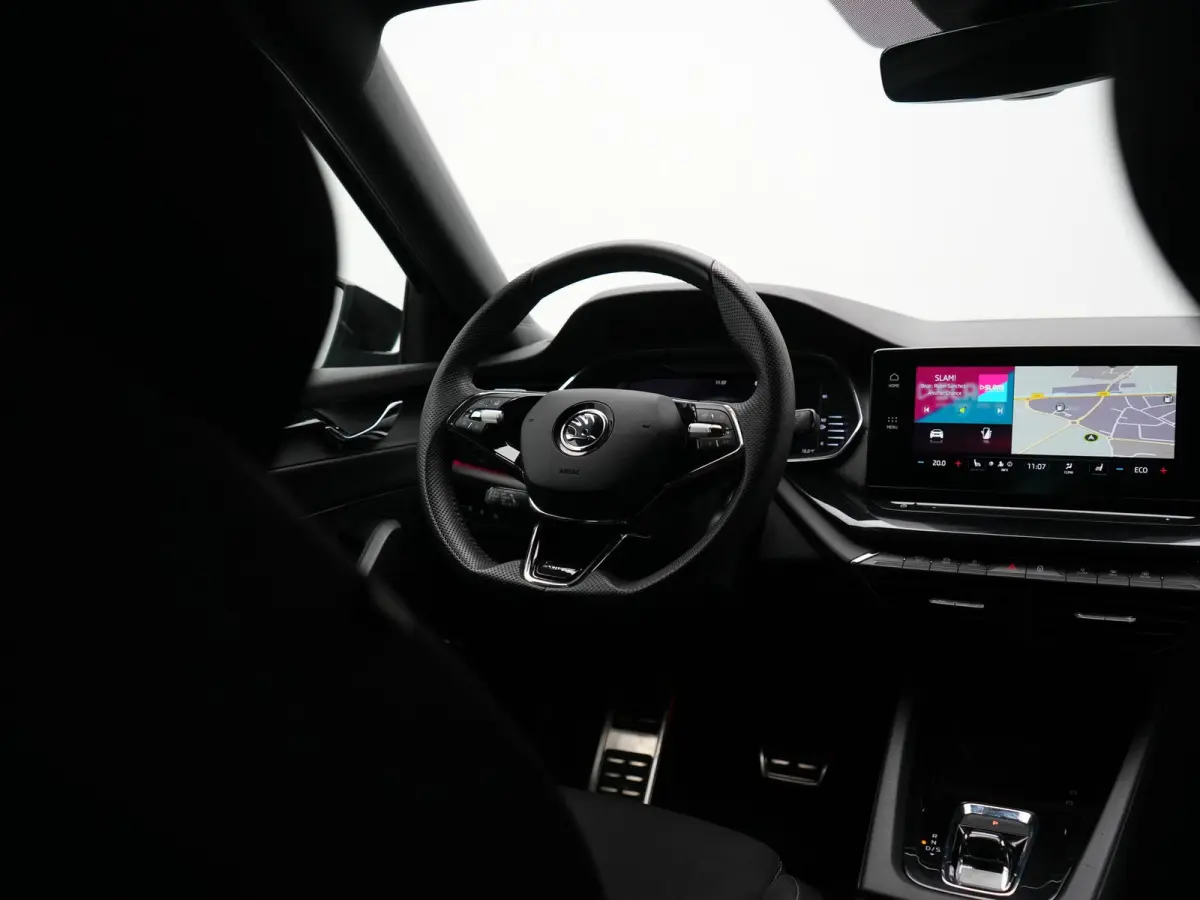 1.4 TSI iV PHEV Sportline 204pk Dealer O.H | SOH 94,2% | Adaptive Cruise | Crystal LED | Camera | Head Up | Sportstoelen Verwarmd | Keyless | Apple Carplay | Navigatie | Sfeerverlichting | V