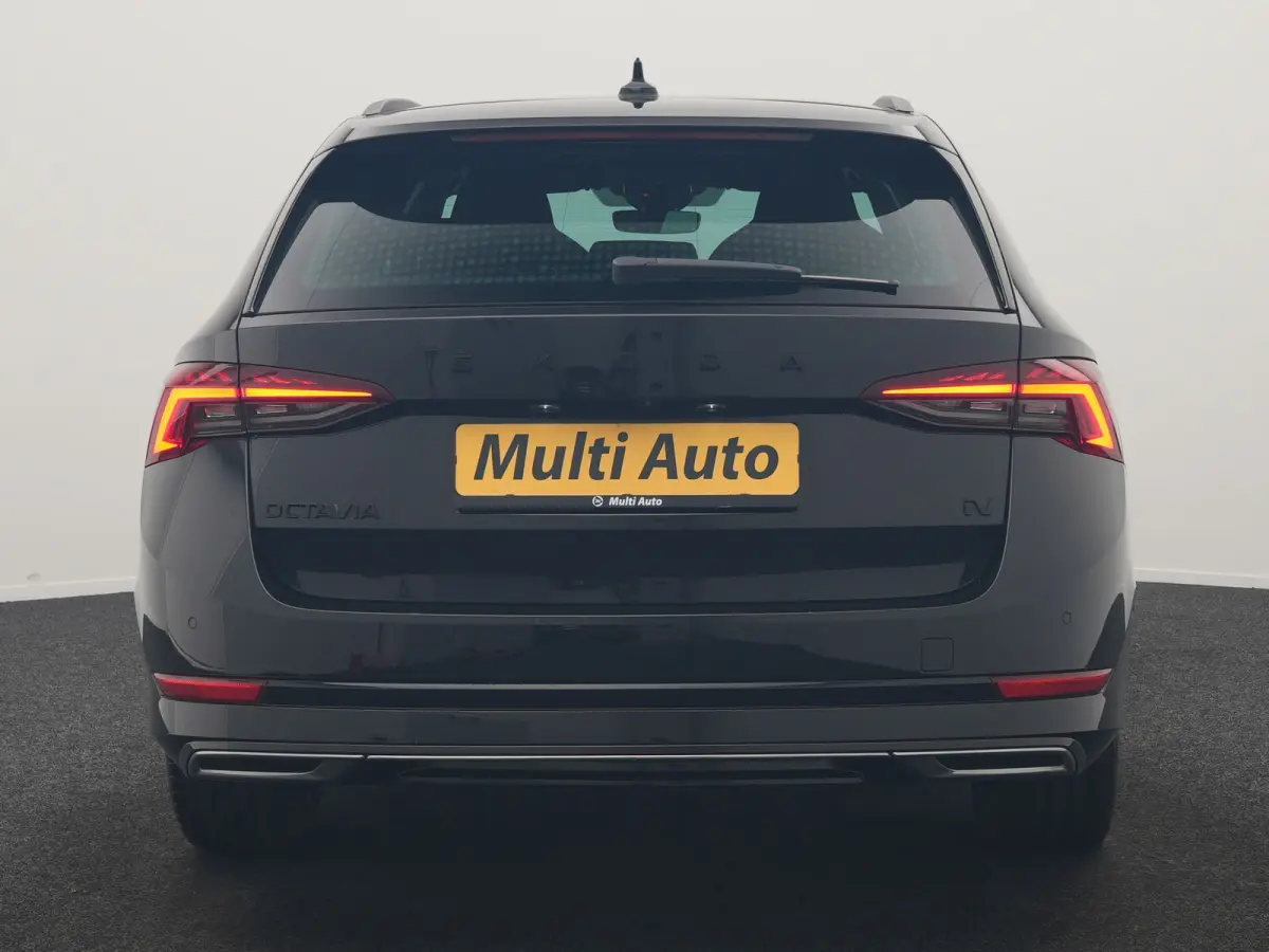 1.4 TSI iV PHEV Sportline 204pk Dealer O.H | SOH 94,2% | Adaptive Cruise | Crystal LED | Camera | Head Up | Sportstoelen Verwarmd | Keyless | Apple Carplay | Navigatie | Sfeerverlichting | V