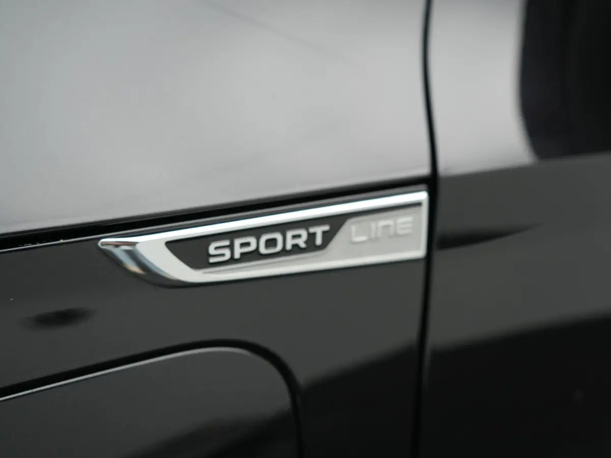 1.4 TSI iV PHEV Sportline 204pk Dealer O.H | SOH 94,2% | Adaptive Cruise | Crystal LED | Camera | Head Up | Sportstoelen Verwarmd | Keyless | Apple Carplay | Navigatie | Sfeerverlichting | V