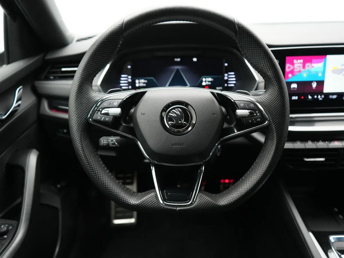 1.4 TSI iV PHEV Sportline 204pk Dealer O.H | SOH 94,2% | Adaptive Cruise | Crystal LED | Camera | Head Up | Sportstoelen Verwarmd | Keyless | Apple Carplay | Navigatie | Sfeerverlichting | V