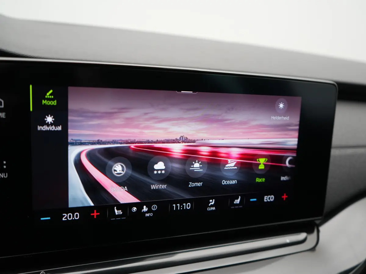 1.4 TSI iV PHEV Sportline 204pk Dealer O.H | SOH 94,2% | Adaptive Cruise | Crystal LED | Camera | Head Up | Sportstoelen Verwarmd | Keyless | Apple Carplay | Navigatie | Sfeerverlichting | V