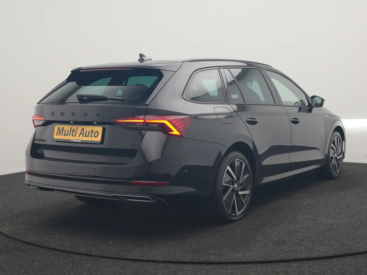 1.4 TSI iV PHEV Sportline 204pk Dealer O.H | SOH 94,2% | Adaptive Cruise | Crystal LED | Camera | Head Up | Sportstoelen Verwarmd | Keyless | Apple Carplay | Navigatie | Sfeerverlichting | V