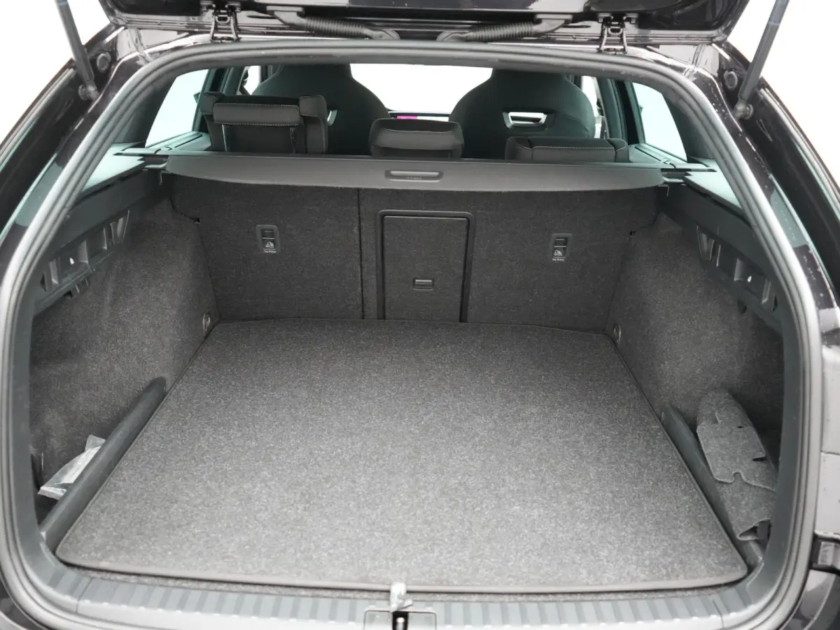 1.4 TSI iV PHEV Sportline 204pk Dealer O.H | SOH 94,2% | Adaptive Cruise | Crystal LED | Camera | Head Up | Sportstoelen Verwarmd | Keyless | Apple Carplay | Navigatie | Sfeerverlichting | V