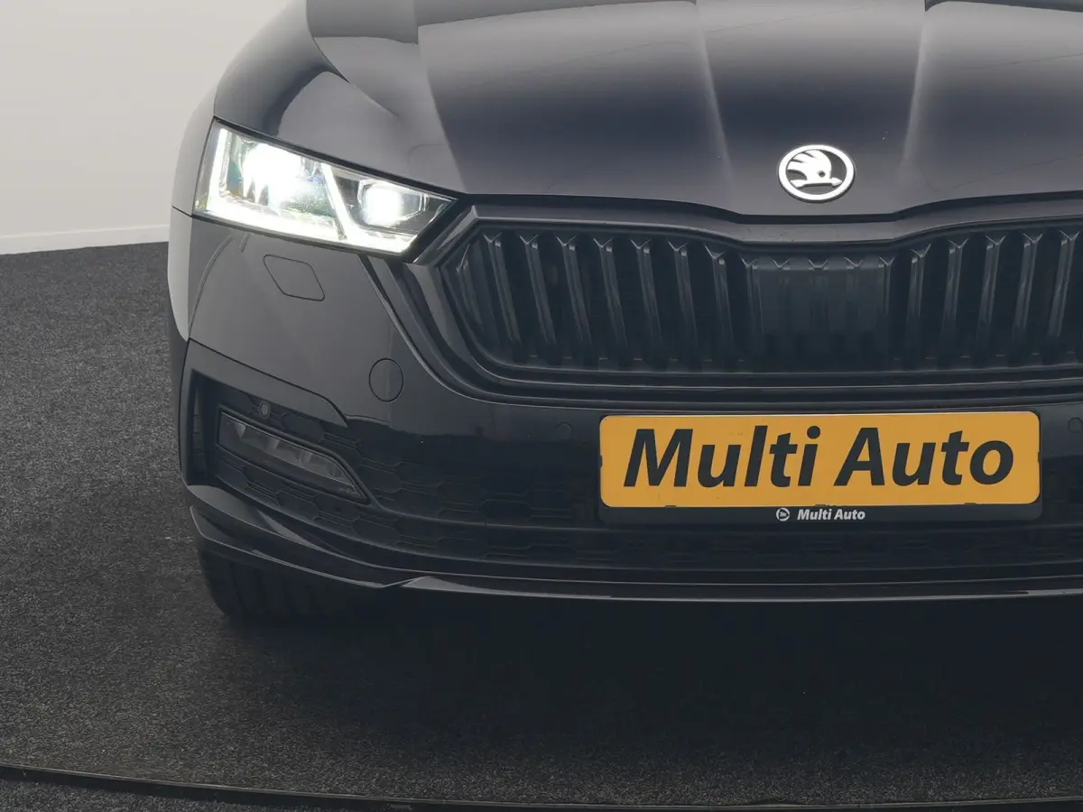 1.4 TSI iV PHEV Sportline 204pk Dealer O.H | SOH 94,2% | Adaptive Cruise | Crystal LED | Camera | Head Up | Sportstoelen Verwarmd | Keyless | Apple Carplay | Navigatie | Sfeerverlichting | V