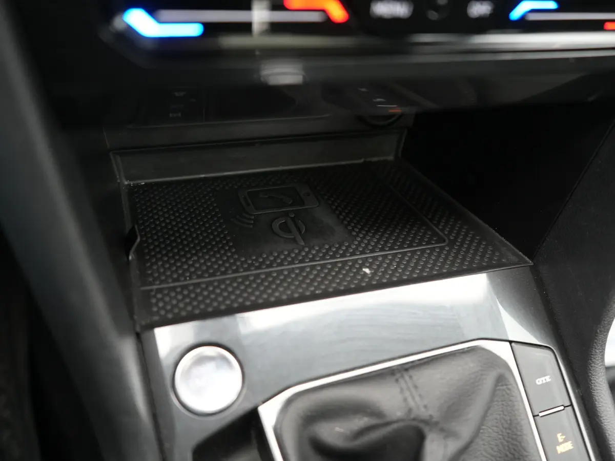1.4 TSI eHybrid Elegance 245pk Dealer O.H | SOH 90% | Panodak | Adaptive Cruise | 360 Camera | Head Up | IQ Light | Alcantara Sportstoelen Massage & Verwarmd | BLIS | Keyless | Apple Carplay