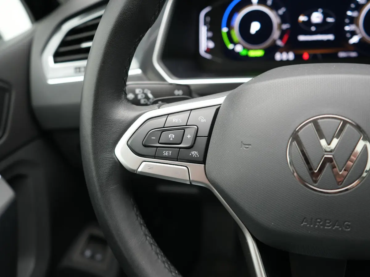 1.4 TSI eHybrid Elegance 245pk Dealer O.H | SOH 90% | Panodak | Adaptive Cruise | 360 Camera | Head Up | IQ Light | Alcantara Sportstoelen Massage & Verwarmd | BLIS | Keyless | Apple Carplay
