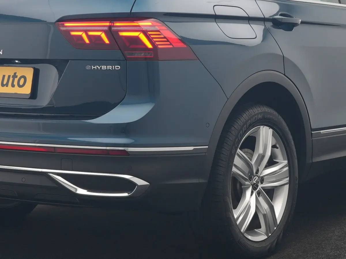 1.4 TSI eHybrid Elegance 245pk Dealer O.H | SOH 90% | Panodak | Adaptive Cruise | 360 Camera | Head Up | IQ Light | Alcantara Sportstoelen Massage & Verwarmd | BLIS | Keyless | Apple Carplay