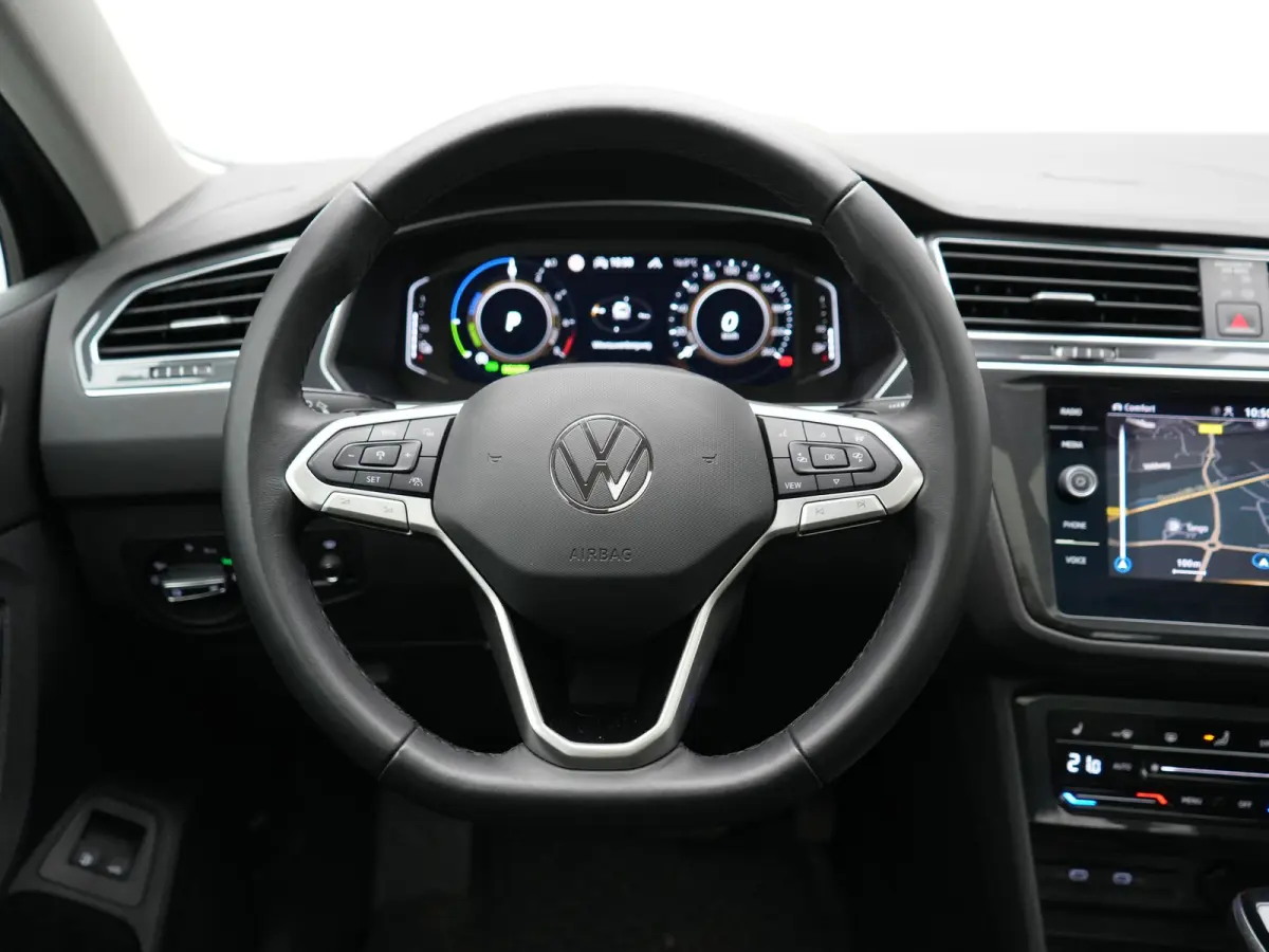 1.4 TSI eHybrid Elegance 245pk Dealer O.H | SOH 90% | Panodak | Adaptive Cruise | 360 Camera | Head Up | IQ Light | Alcantara Sportstoelen Massage & Verwarmd | BLIS | Keyless | Apple Carplay