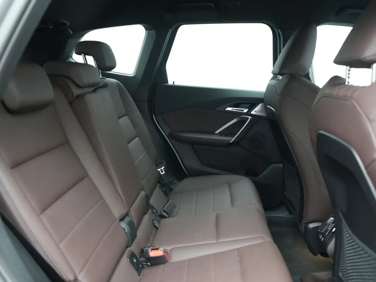 xDrive25e M Sport PHEV 245pk Dealer O.H | Trekhaak Af Fabriek | Adaptive Cruise | 360 Camera | Head Up | Harman / Kardon | Lederen Sportstoelen Massage & Memory | Stuur & Stoelen Verwarmd | 