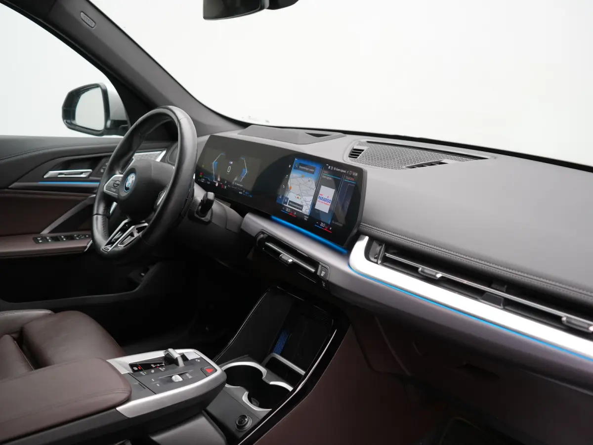 xDrive25e M Sport PHEV 245pk Dealer O.H | Trekhaak Af Fabriek | Adaptive Cruise | 360 Camera | Head Up | Harman / Kardon | Lederen Sportstoelen Massage & Memory | Stuur & Stoelen Verwarmd | 
