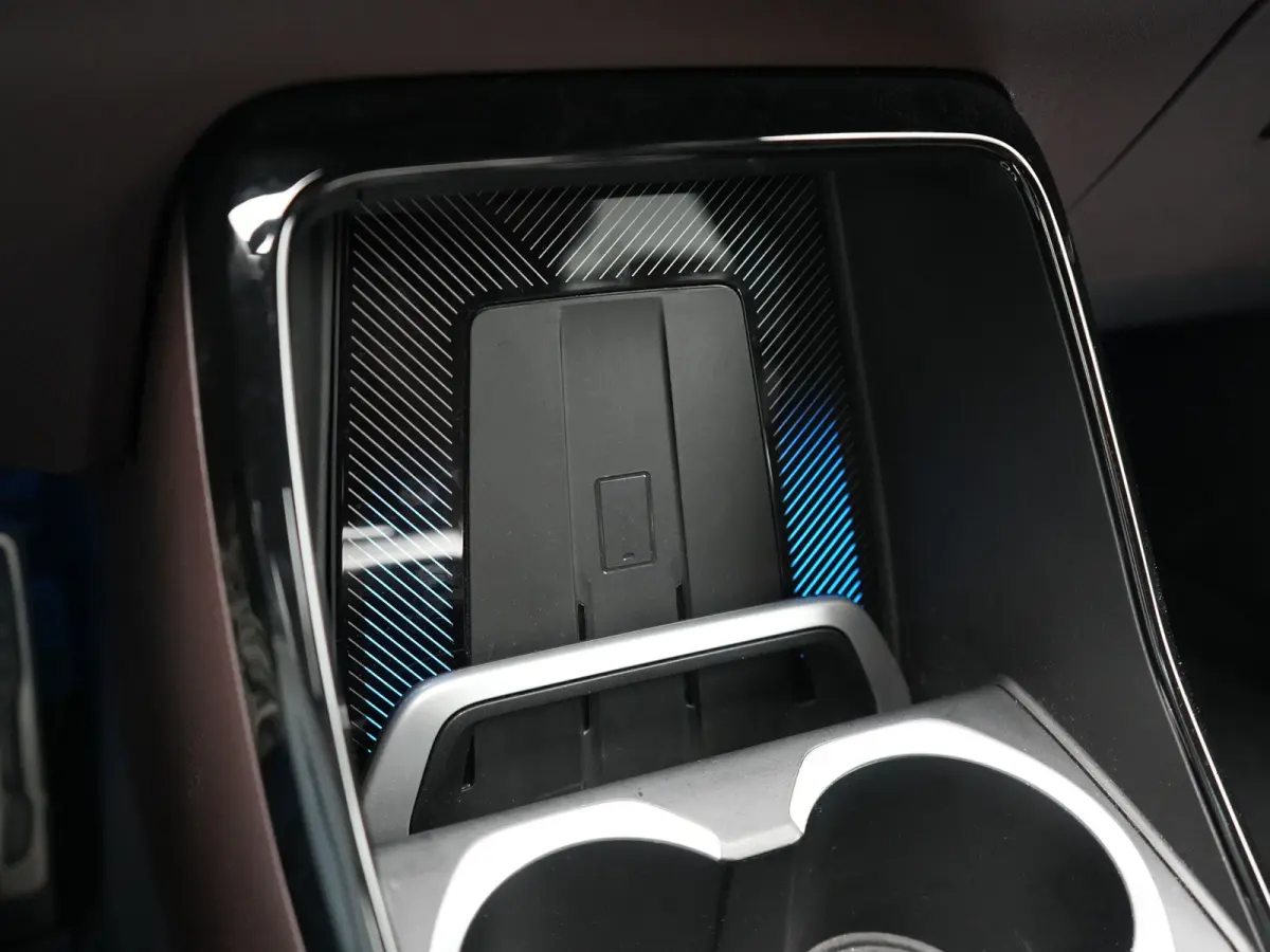 xDrive25e M Sport PHEV 245pk Dealer O.H | Trekhaak Af Fabriek | Adaptive Cruise | 360 Camera | Head Up | Harman / Kardon | Lederen Sportstoelen Massage & Memory | Stuur & Stoelen Verwarmd | 