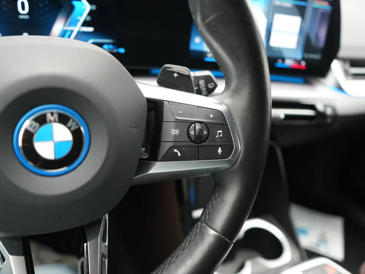 xDrive25e M Sport PHEV 245pk Dealer O.H | Trekhaak Af Fabriek | Adaptive Cruise | 360 Camera | Head Up | Harman / Kardon | Lederen Sportstoelen Massage & Memory | Stuur & Stoelen Verwarmd | 