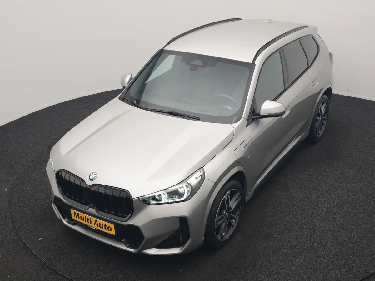xDrive25e M Sport PHEV 245pk Dealer O.H | Trekhaak Af Fabriek | Adaptive Cruise | 360 Camera | Head Up | Harman / Kardon | Lederen Sportstoelen Massage & Memory | Stuur & Stoelen Verwarmd | 