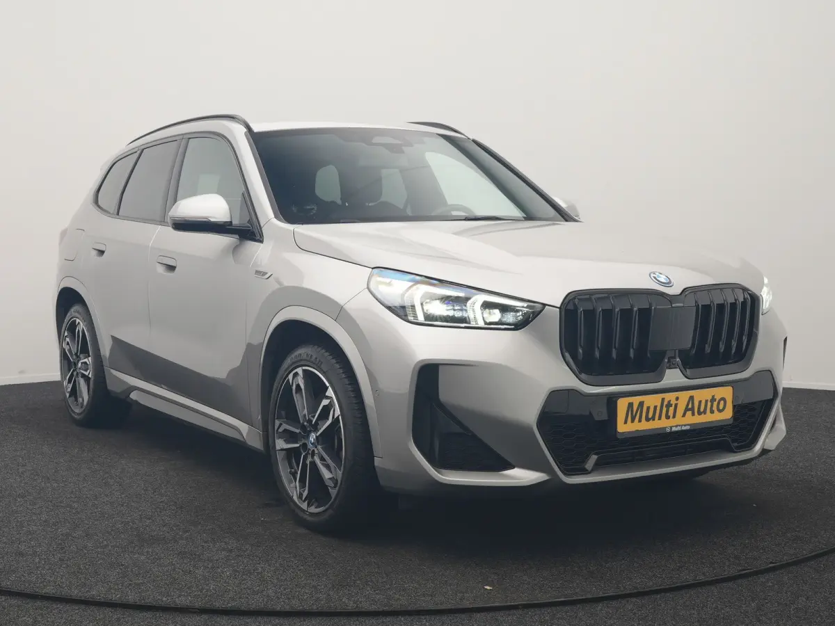 xDrive25e M Sport PHEV 245pk Dealer O.H | Trekhaak Af Fabriek | Adaptive Cruise | 360 Camera | Head Up | Harman / Kardon | Lederen Sportstoelen Massage & Memory | Stuur & Stoelen Verwarmd | 