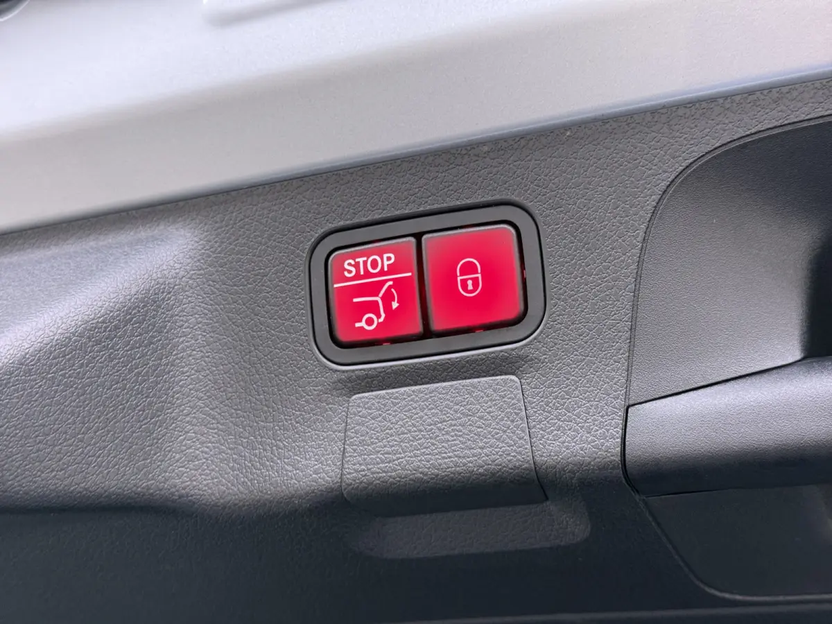 CLA 250 e Shooting Brake AMG line | Panorama Distronic Multibeam HUD Keyless Memory