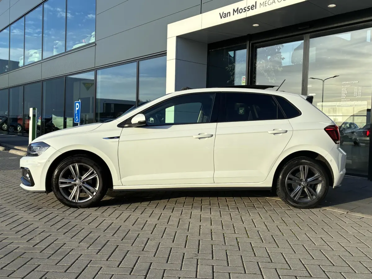 1.0 TSI R-Line | PANORAMADAK | DODEHOEK DETECTIE | STOELVERWARMING | CAMERA | APPLE CARPLAY | PARKEERSENSOREN V+A |