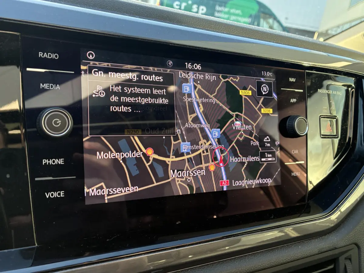 1.0 TSI R-Line | PANORAMADAK | DODEHOEK DETECTIE | STOELVERWARMING | CAMERA | APPLE CARPLAY | PARKEERSENSOREN V+A |