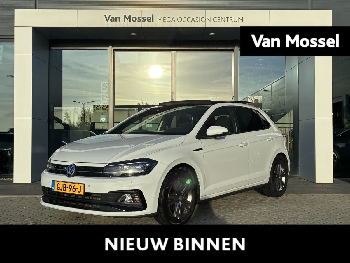 1.0 TSI R-Line | PANORAMADAK | DODEHOEK DETECTIE | STOELVERWARMING | CAMERA | APPLE CARPLAY | PARKEERSENSOREN V+A |