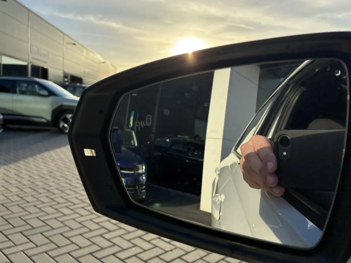 1.0 TSI R-Line | PANORAMADAK | DODEHOEK DETECTIE | STOELVERWARMING | CAMERA | APPLE CARPLAY | PARKEERSENSOREN V+A |