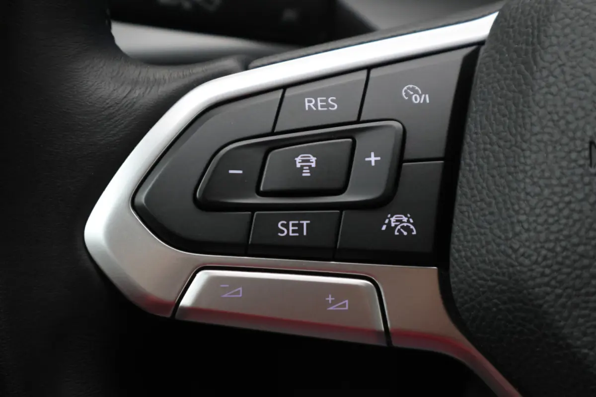 1.5 TSI Style Virtual Cockpit, ACC, Apple CarPlay, IQ-Light, Memory, Keyless, Trekhaak, 17"