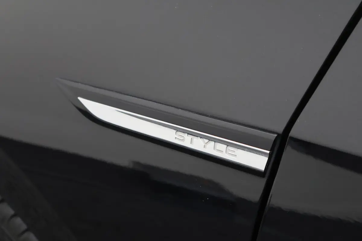 1.5 TSI Style Virtual Cockpit, ACC, Apple CarPlay, IQ-Light, Memory, Keyless, Trekhaak, 17"