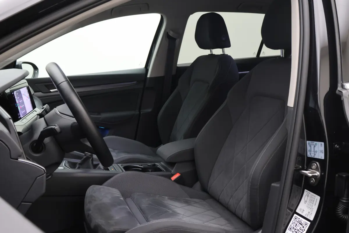 1.5 TSI Style Virtual Cockpit, ACC, Apple CarPlay, IQ-Light, Memory, Keyless, Trekhaak, 17"