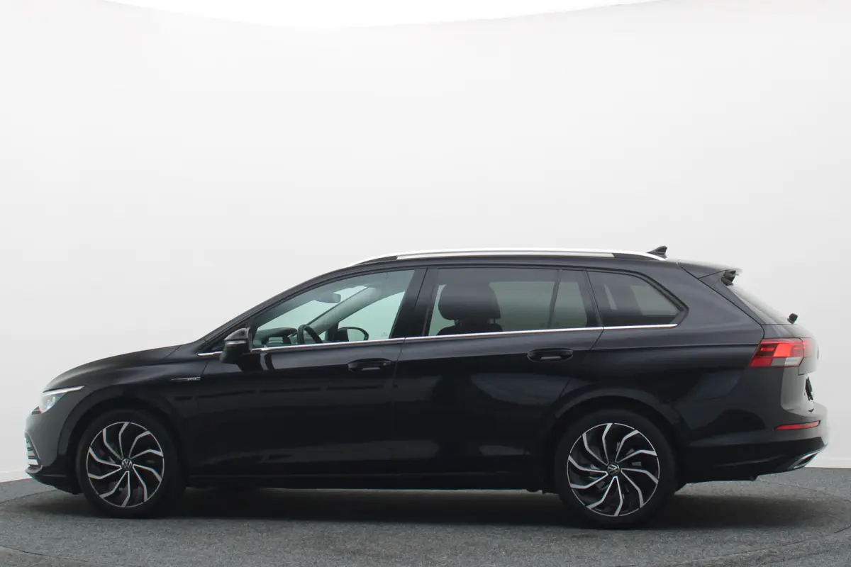 1.5 TSI Style Virtual Cockpit, ACC, Apple CarPlay, IQ-Light, Memory, Keyless, Trekhaak, 17"