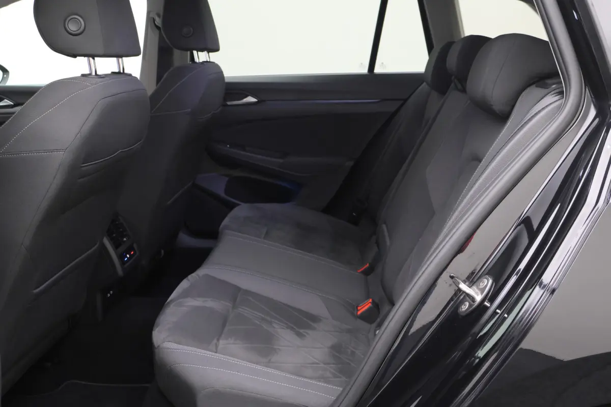 1.5 TSI Style Virtual Cockpit, ACC, Apple CarPlay, IQ-Light, Memory, Keyless, Trekhaak, 17"