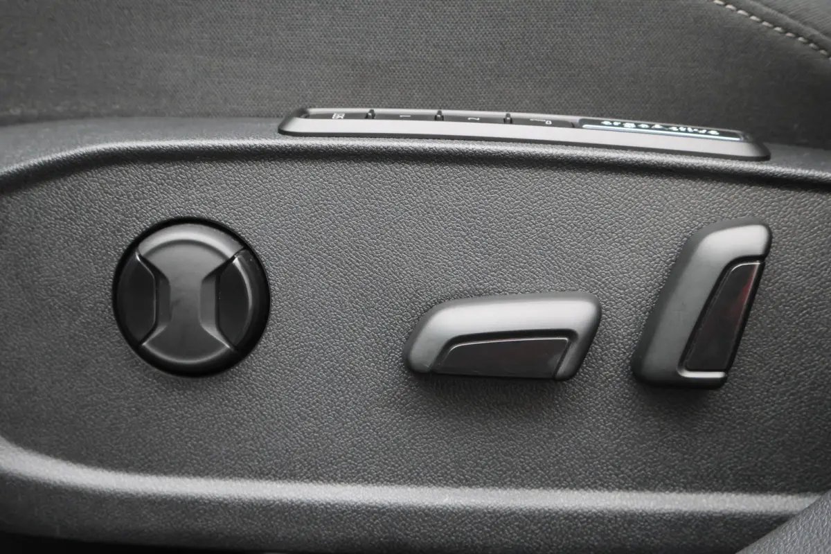 1.5 TSI Style Virtual Cockpit, ACC, Apple CarPlay, IQ-Light, Memory, Keyless, Trekhaak, 17"