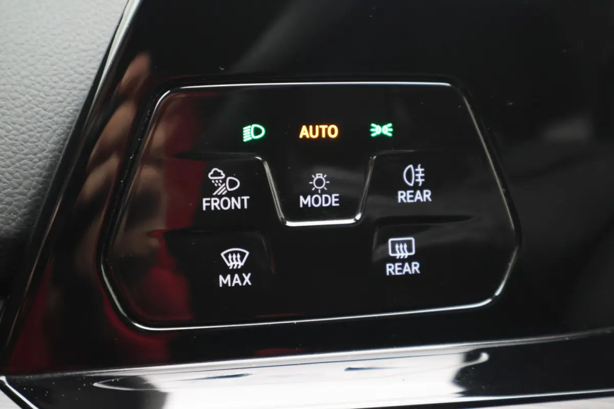 1.5 TSI Style Virtual Cockpit, ACC, Apple CarPlay, IQ-Light, Memory, Keyless, Trekhaak, 17"