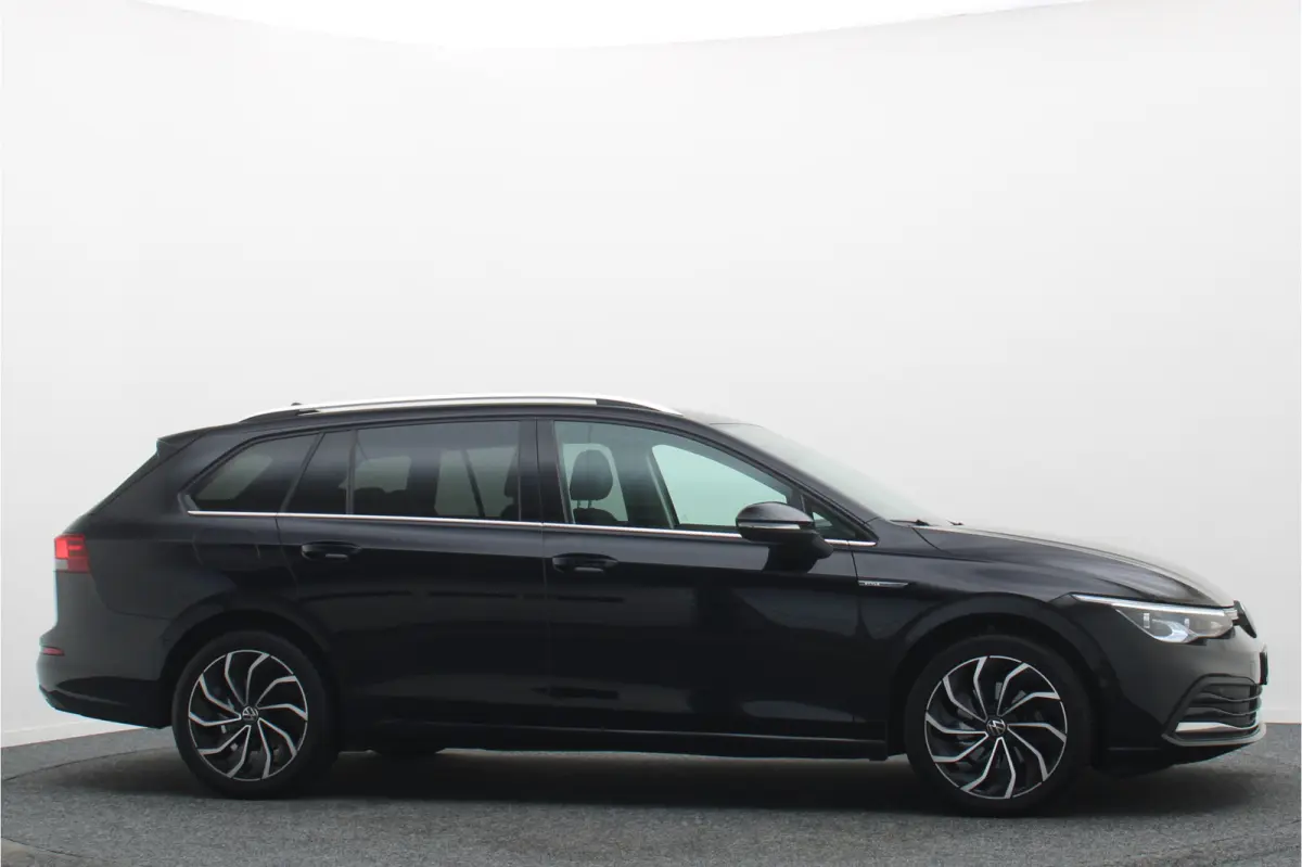 1.5 TSI Style Virtual Cockpit, ACC, Apple CarPlay, IQ-Light, Memory, Keyless, Trekhaak, 17"