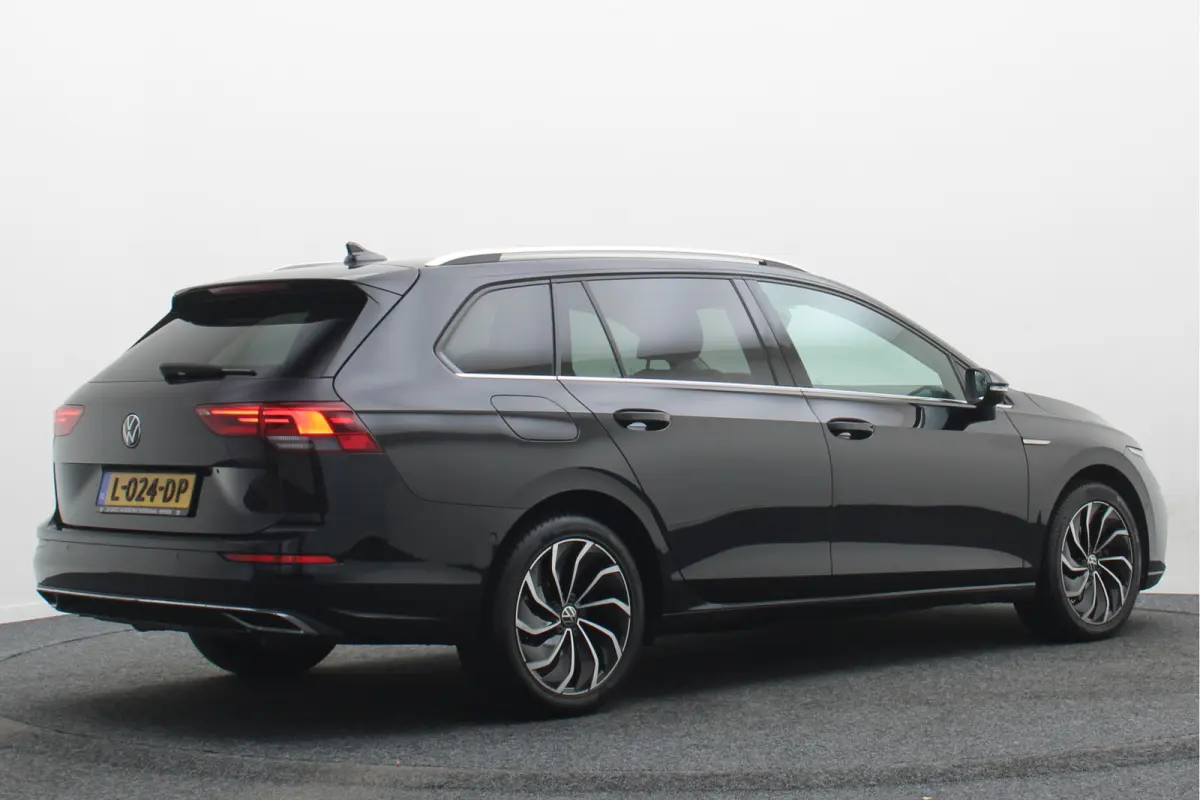 1.5 TSI Style Virtual Cockpit, ACC, Apple CarPlay, IQ-Light, Memory, Keyless, Trekhaak, 17"