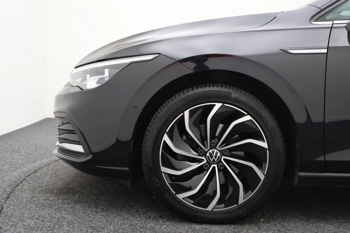 1.5 TSI Style Virtual Cockpit, ACC, Apple CarPlay, IQ-Light, Memory, Keyless, Trekhaak, 17"