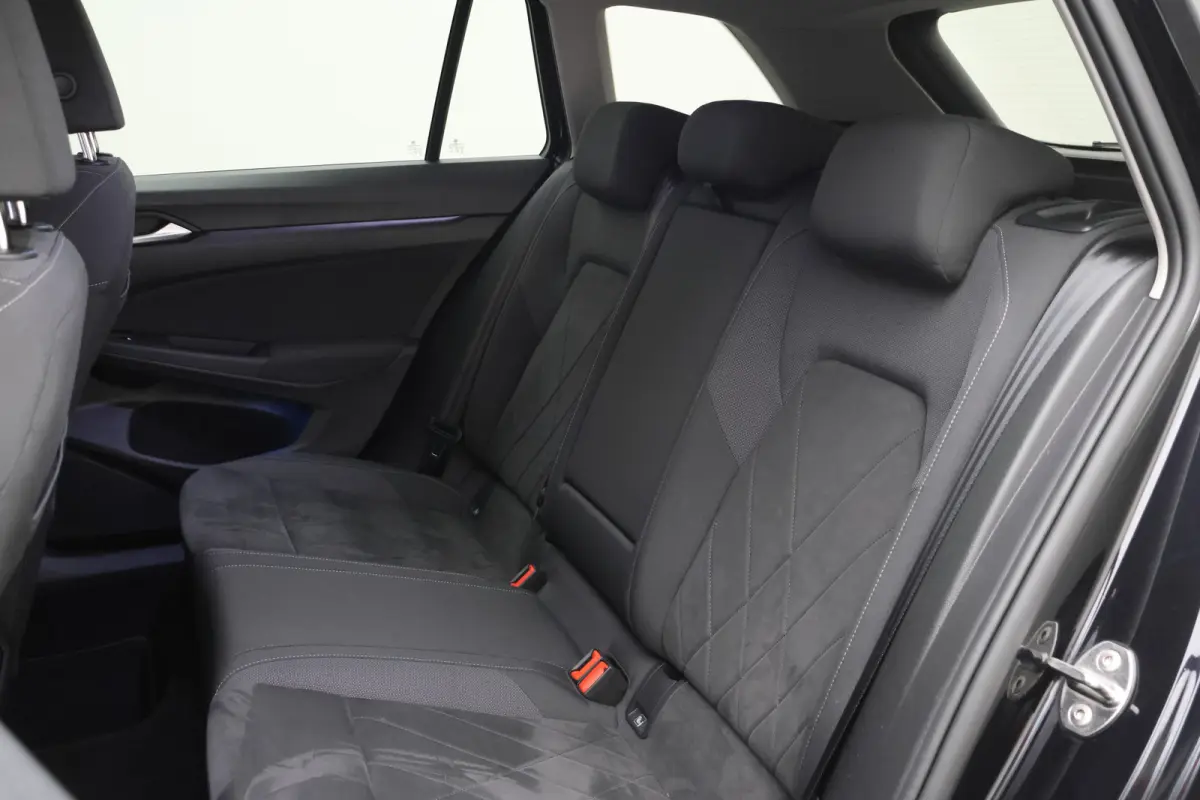 1.5 TSI Style Virtual Cockpit, ACC, Apple CarPlay, IQ-Light, Memory, Keyless, Trekhaak, 17"