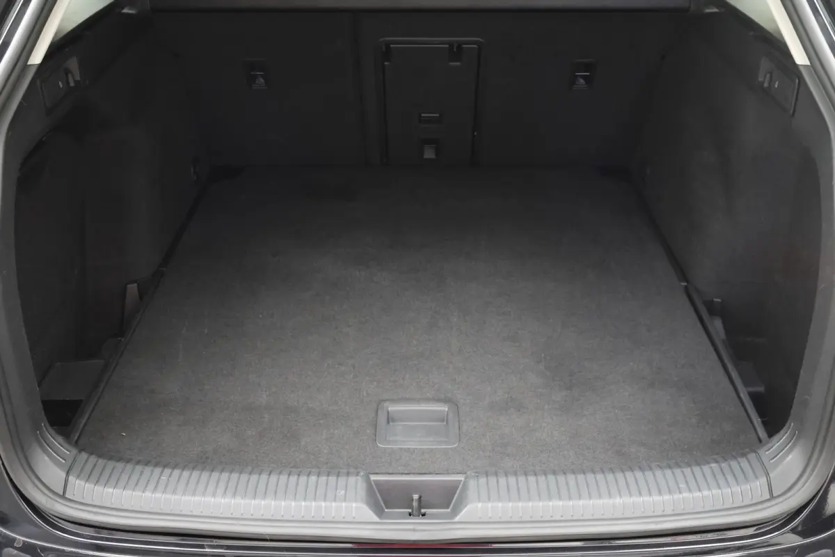 1.5 TSI Style Virtual Cockpit, ACC, Apple CarPlay, IQ-Light, Memory, Keyless, Trekhaak, 17"