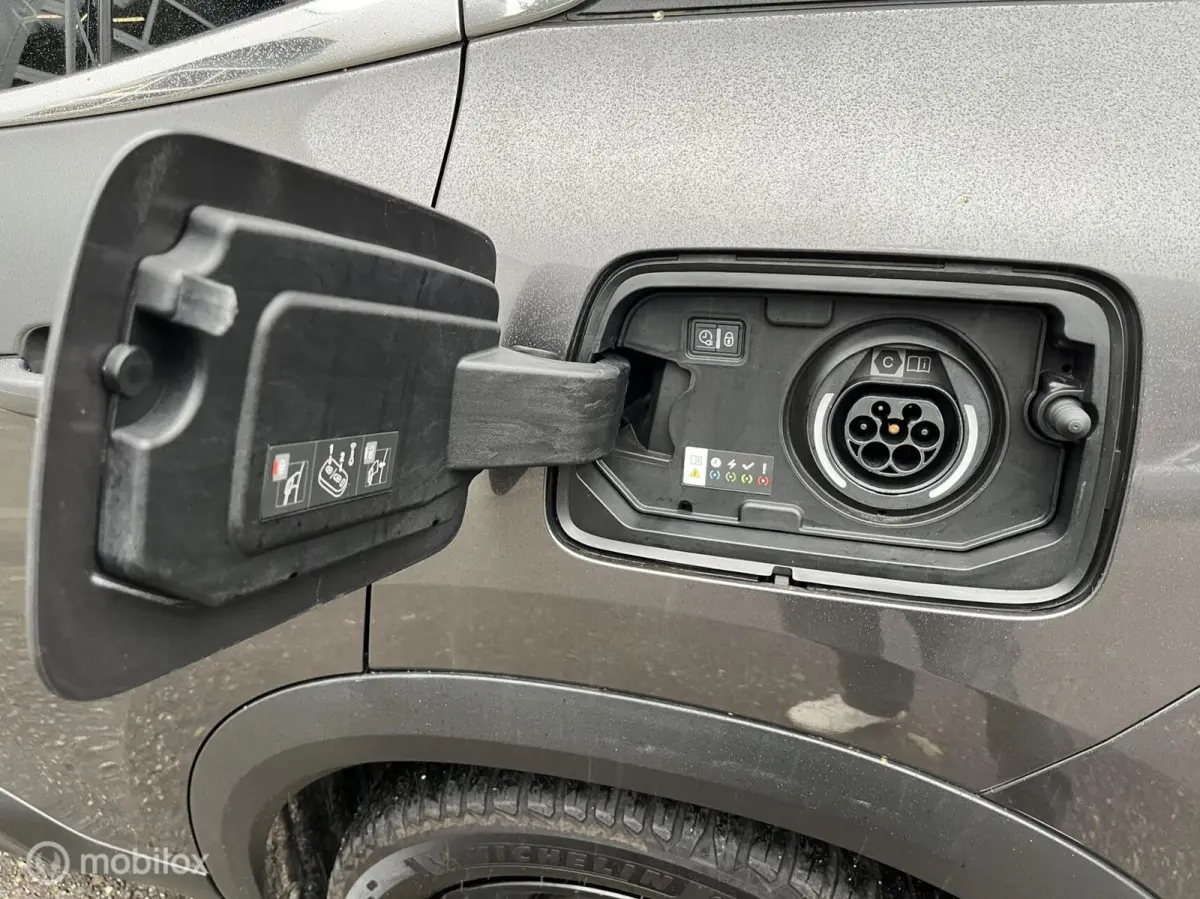 1.6 Plug-in Hybrid 225 SHINE/PANODAK/TREKH/NAVI/LEER