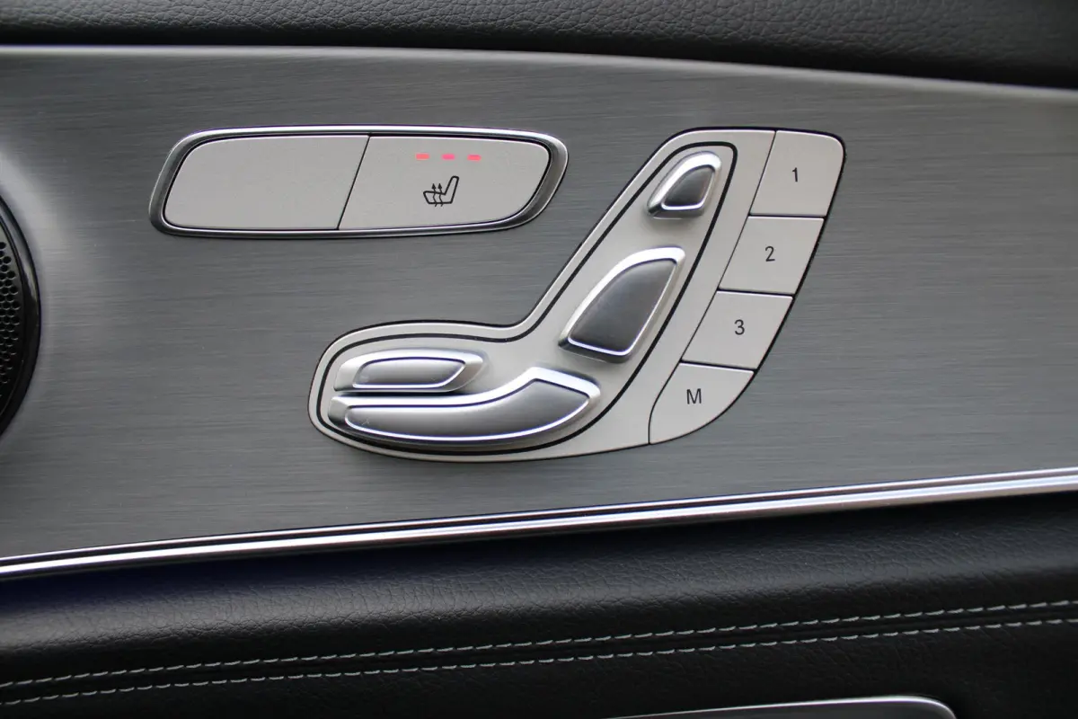 300e 320PK BUSINESS SOLUTION AMG NIGHT EDITION | MULTISPAAKS AMG VELGEN | 360° CAMERA | | TREKHAAK | MULTIBEAM MATRIX LED KOPLAMPEN | LED ACHTERLICHTEN | ELEKTRISCH VERSTELBARE VOORSTOELEN 
