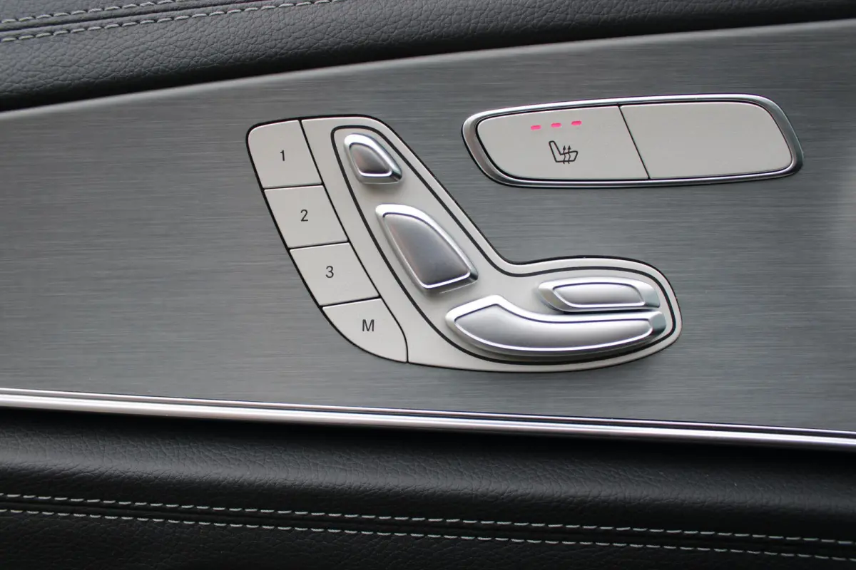 300e 320PK BUSINESS SOLUTION AMG NIGHT EDITION | MULTISPAAKS AMG VELGEN | 360° CAMERA | | TREKHAAK | MULTIBEAM MATRIX LED KOPLAMPEN | LED ACHTERLICHTEN | ELEKTRISCH VERSTELBARE VOORSTOELEN 