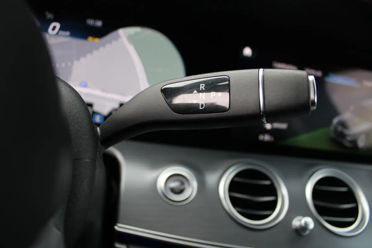 300e 320PK BUSINESS SOLUTION AMG NIGHT EDITION | MULTISPAAKS AMG VELGEN | 360° CAMERA | | TREKHAAK | MULTIBEAM MATRIX LED KOPLAMPEN | LED ACHTERLICHTEN | ELEKTRISCH VERSTELBARE VOORSTOELEN 