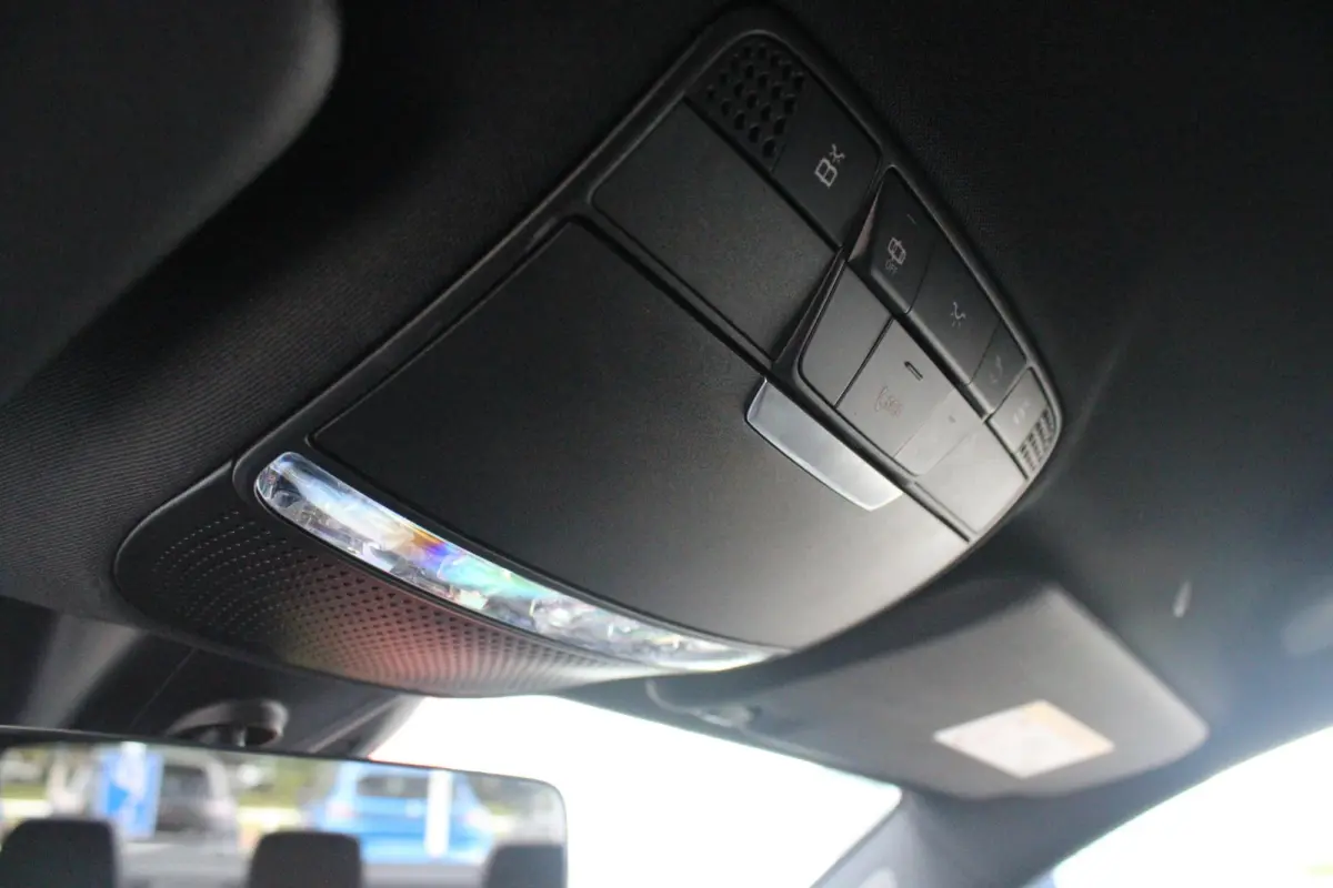 300e 320PK BUSINESS SOLUTION AMG NIGHT EDITION | MULTISPAAKS AMG VELGEN | 360° CAMERA | | TREKHAAK | MULTIBEAM MATRIX LED KOPLAMPEN | LED ACHTERLICHTEN | ELEKTRISCH VERSTELBARE VOORSTOELEN 